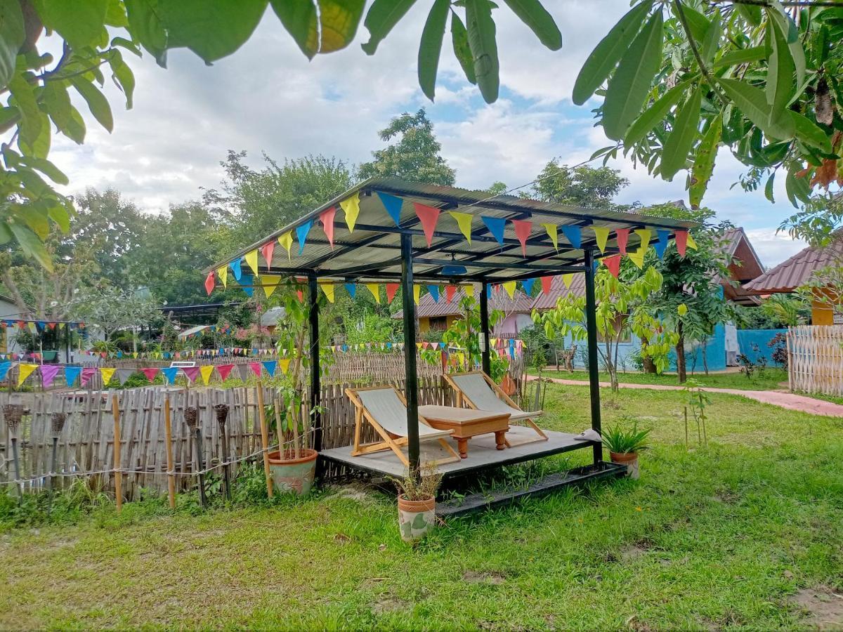 อยู่ดินกินดีฟาร์มสเตย์ Mae Rim Exterior photo